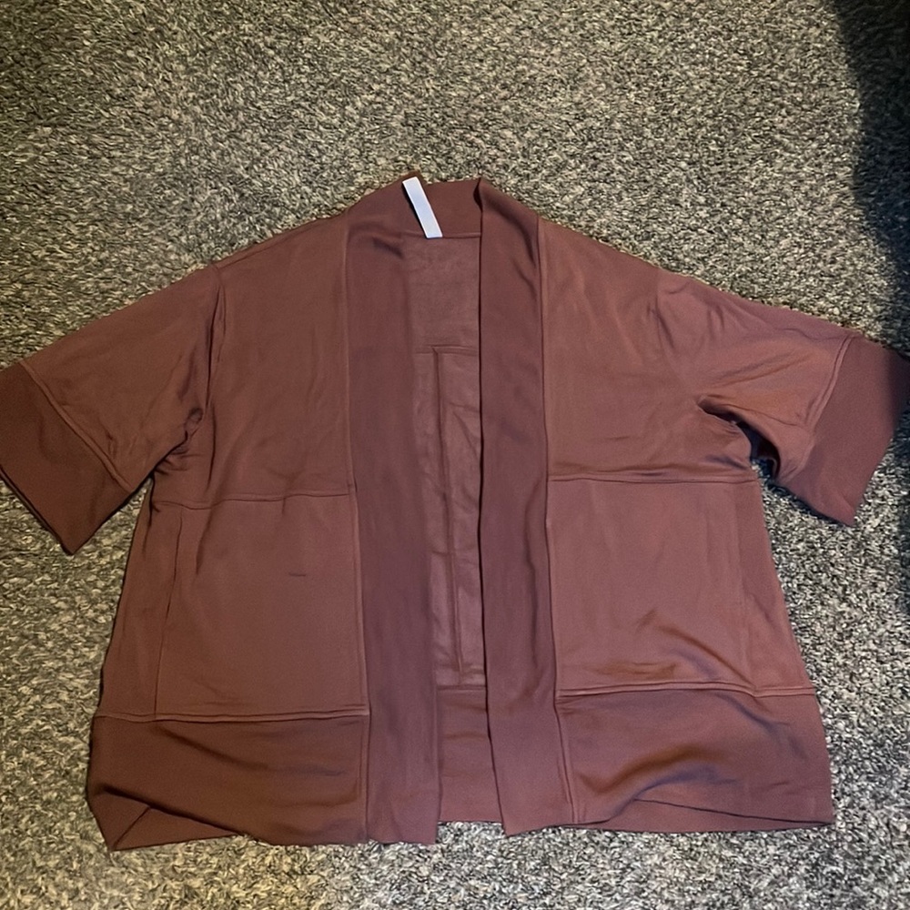 Athleta Mauve Lotus Wrap Fits like a Small